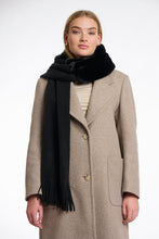 Carica l'immagine nel visualizzatore di Gallery, Sciarpa con pelliccia