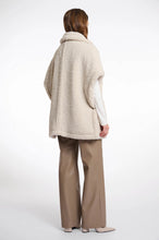 Carica l'immagine nel visualizzatore di Gallery, Mantella teddy