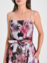 Carica l'immagine nel visualizzatore di Gallery, Abito raso floreale