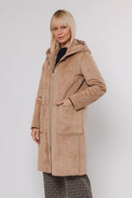 Carica l'immagine nel visualizzatore di Gallery, Cappotto in pelliccia reversibile