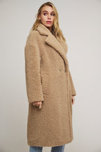 Carica l'immagine nel visualizzatore di Gallery, Cappotto teddy