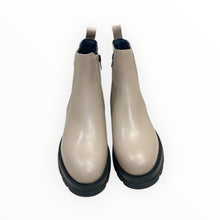 Carica l'immagine nel visualizzatore di Gallery, Beatles pelle e camoscio