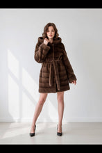 Carica l&#39;immagine nel visualizzatore di Gallery, Cappottino visone
