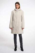 Carica l&#39;immagine nel visualizzatore di Gallery, Cappotto shearling reversibile
