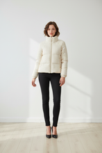 Carica l'immagine nel visualizzatore di Gallery, Giubbino in maglia
