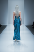 Carica l'immagine nel visualizzatore di Gallery, Abito sirena strass
