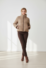 Carica l&#39;immagine nel visualizzatore di Gallery, Giubbino in maglia
