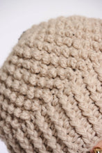 Carica l&#39;immagine nel visualizzatore di Gallery, Beanie pompon
