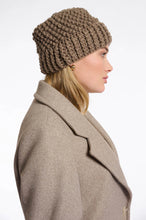 Carica l&#39;immagine nel visualizzatore di Gallery, Beanie pompon
