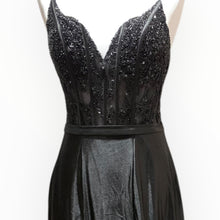 Carica l'immagine nel visualizzatore di Gallery, Abito corpetto strass
